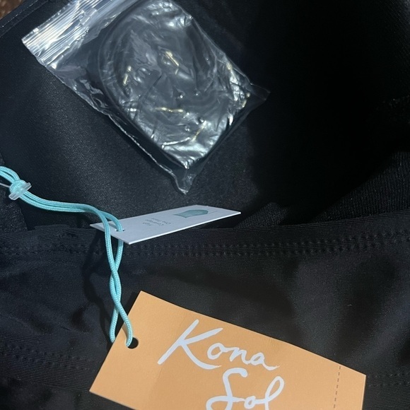 NWT Kona Sol Women's Crochet Flounce Bandeau One Piece Swimsuit Black Size M - Picture 11 of 12